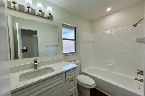 Villa ou maison à vendre à Kissimmee, Floride: 2 chambres, 104.33 m2 № 1339889 - photo 11