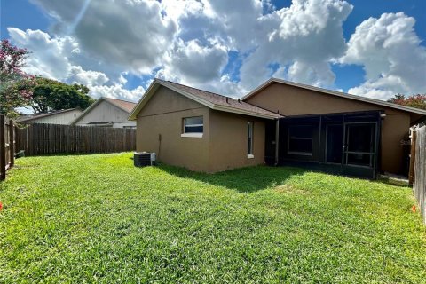 Villa ou maison à vendre à Kissimmee, Floride: 2 chambres, 104.33 m2 № 1339889 - photo 20