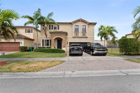 Casa en venta en Cutler Bay, Florida, 4 dormitorios, 237.55 m2 № 1184848 - foto 2