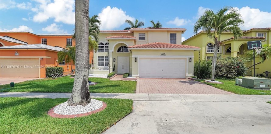 Villa ou maison à Miramar, Floride 4 chambres, 203.55 m2 № 1185635