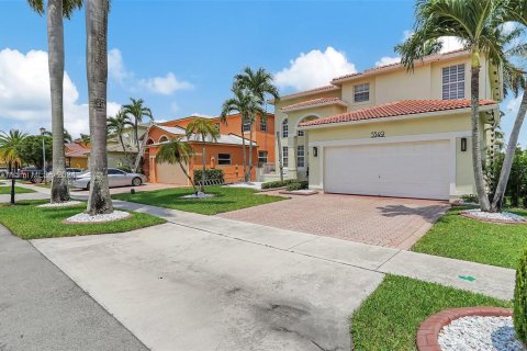 Villa ou maison à vendre à Miramar, Floride: 4 chambres, 203.55 m2 № 1185635 - photo 4