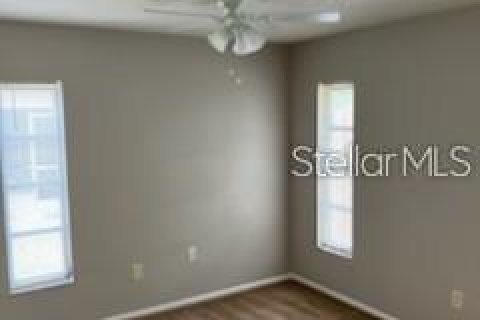 Commercial property in Spring Hill, Florida 4 bedrooms, 185.9 sq.m. № 1353223 - photo 2