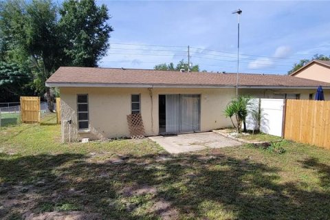 Commercial property in Spring Hill, Florida 4 bedrooms, 185.9 sq.m. № 1353223 - photo 3