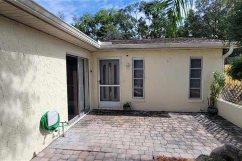 Commercial property in Spring Hill, Florida 4 bedrooms, 185.9 sq.m. № 1353223 - photo 12