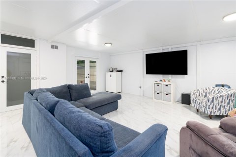 Casa en venta en Miami, Florida, 4 dormitorios, 105.35 m2 № 1377231 - foto 14