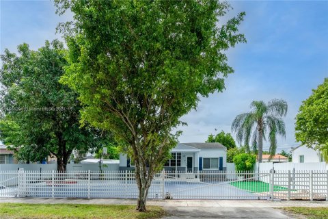 Casa en venta en Miami, Florida, 4 dormitorios, 105.35 m2 № 1377231 - foto 27