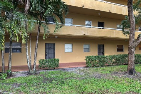 Copropriété à vendre à Dania Beach, Floride: 2 chambres, 87.79 m2 № 1377188 - photo 8