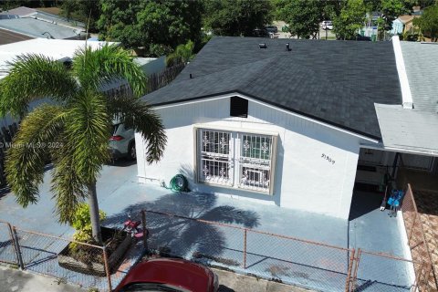 Casa en venta en Miami Gardens, Florida, 3 dormitorios, 107.95 m2 № 1377187 - foto 4