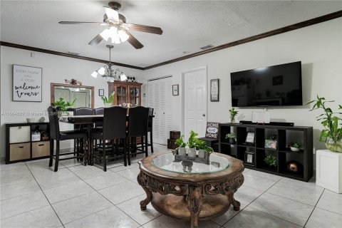 Villa ou maison à vendre à Miami Gardens, Floride: 3 chambres, 107.95 m2 № 1377187 - photo 12