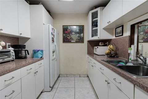 Casa en venta en Miami Gardens, Florida, 3 dormitorios, 107.95 m2 № 1377187 - foto 13