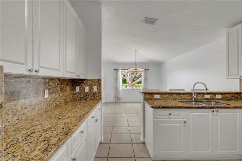 Casa en alquiler en Homestead, Florida, 3 dormitorios, 179.67 m2 № 1377276 - foto 22