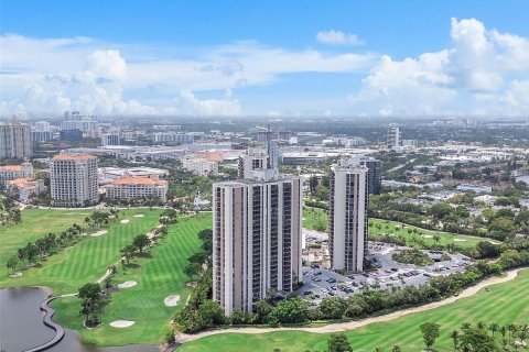 Condo in Aventura, Florida, 2 bedrooms  № 1178750 - photo 1