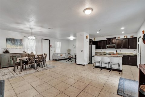 Townhouse in Homestead, Florida 4 bedrooms, 160.54 sq.m. № 1431647 - photo 6