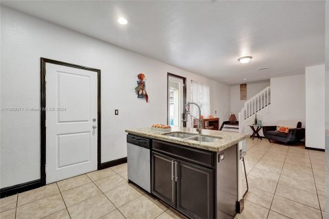 Townhouse in Homestead, Florida 4 bedrooms, 160.54 sq.m. № 1431647 - photo 15