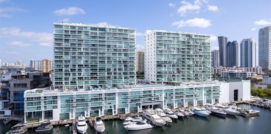 Condo in Sunny Isles Beach, Florida, 3 bedrooms  № 1377606