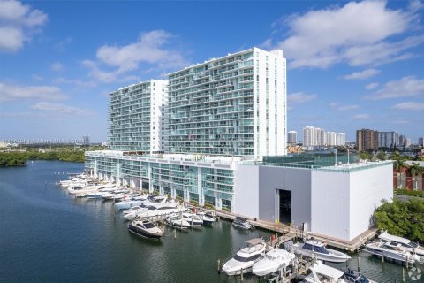 Copropriété à vendre à Sunny Isles Beach, Floride: 3 chambres, 123.56 m2 № 1377606 - photo 2