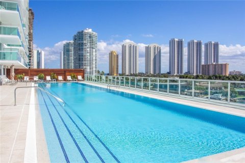 Condominio en venta en Sunny Isles Beach, Florida, 3 dormitorios, 123.56 m2 № 1377606 - foto 20