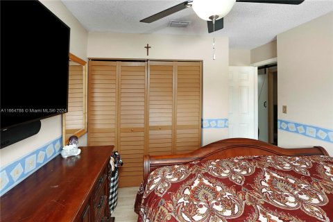 Casa en venta en Miami, Florida, 3 dormitorios, 155.8 m2 № 1377701 - foto 24