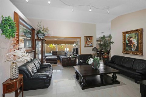 House in Miami, Florida 3 bedrooms, 155.8 sq.m. № 1377701 - photo 7