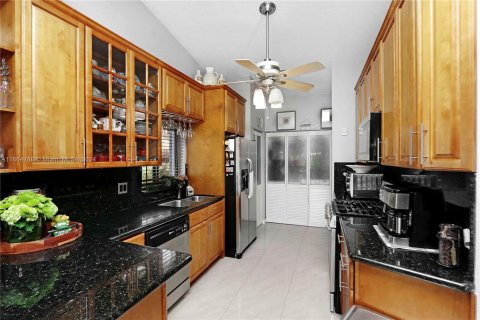 House in Miami, Florida 3 bedrooms, 155.8 sq.m. № 1377701 - photo 4