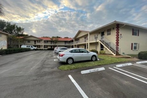 Copropriété à vendre à Coral Springs, Floride: 1 chambre, 57.69 m2 № 936525 - photo 1