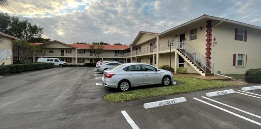 Condominio en Coral Springs, Florida, 1 dormitorio  № 936525