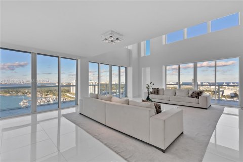 Condo in Miami Beach, Florida, 3 bedrooms  № 1362627 - photo 2