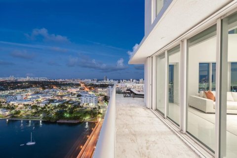 Condo in Miami Beach, Florida, 3 bedrooms  № 1362627 - photo 14