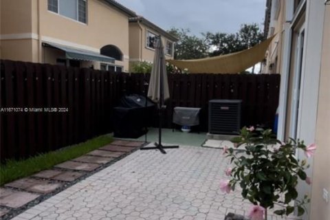 Townhouse in Miami Lakes, Florida 3 bedrooms, 172.71 sq.m. № 1391477 - photo 15