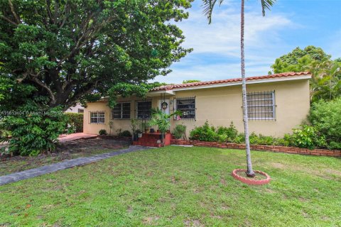 Villa ou maison à vendre à Miami Springs, Floride: 4 chambres, 173.08 m2 № 1235652 - photo 1