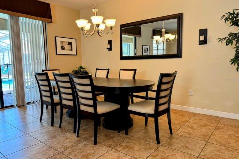 Casa en venta en Davenport, Florida, 8 dormitorios, 363.15 m2 № 1296369 - foto 8