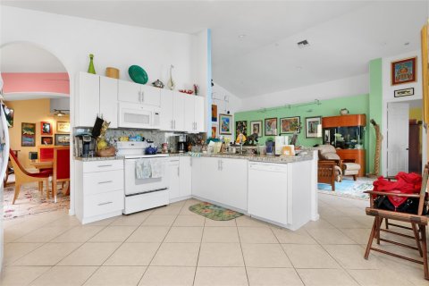 Casa en venta en Miramar, Florida, 4 dormitorios, 242.01 m2 № 1092269 - foto 13