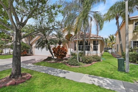 Villa ou maison à vendre à Miramar, Floride: 4 chambres, 242.01 m2 № 1092269 - photo 3