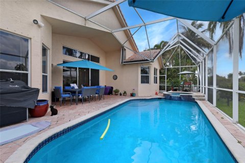 House in Miramar, Florida 4 bedrooms, 242.01 sq.m. № 1092269 - photo 6