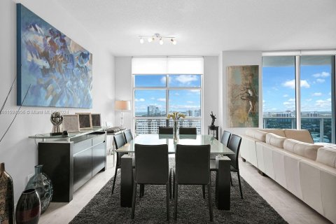 Condominio en venta en Hallandale Beach, Florida, 2 dormitorios, 162.39 m2 № 1206552 - foto 22