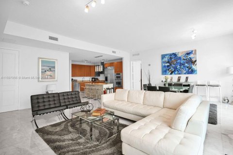 Condominio en venta en Hallandale Beach, Florida, 2 dormitorios, 162.39 m2 № 1206552 - foto 8