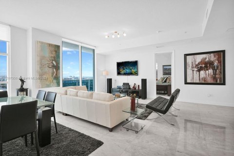 Condominio en venta en Hallandale Beach, Florida, 2 dormitorios, 162.39 m2 № 1206552 - foto 14