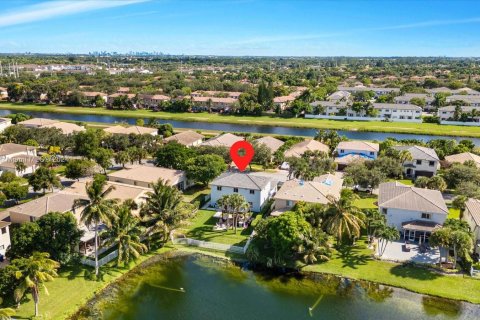 Villa ou maison à vendre à Miramar, Floride: 4 chambres, 249.35 m2 № 1377617 - photo 3