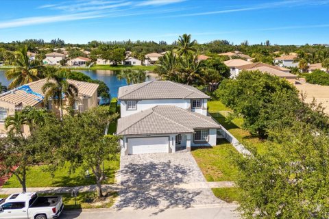 Villa ou maison à vendre à Miramar, Floride: 4 chambres, 249.35 m2 № 1377617 - photo 1