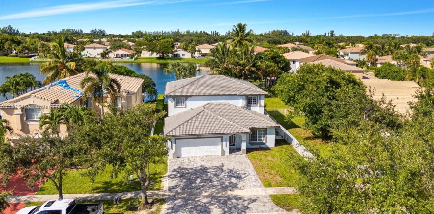 Villa ou maison à Miramar, Floride 4 chambres, 249.35 m2 № 1377617