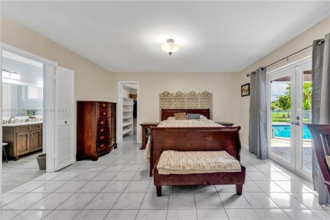 Casa en alquiler en Palmetto Bay, Florida, 5 dormitorios, 273.97 m2 № 1377619 - foto 12