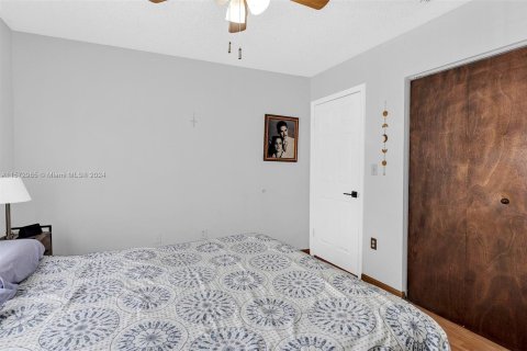 Casa en venta en Hialeah, Florida, 3 dormitorios, 126.25 m2 № 1132034 - foto 26
