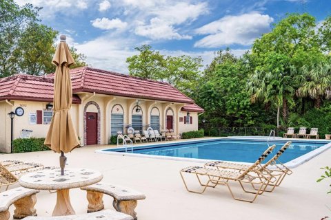 Condominio en venta en Coral Springs, Florida, 3 dormitorios, 139.35 m2 № 1132680 - foto 2