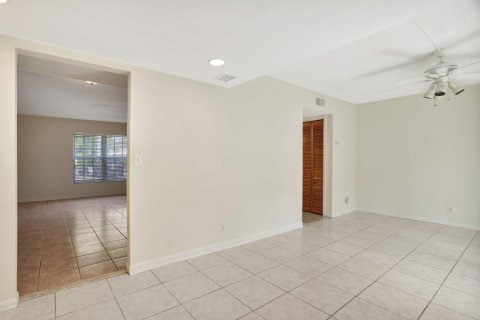 Condo in Coral Springs, Florida, 3 bedrooms  № 1132680 - photo 19