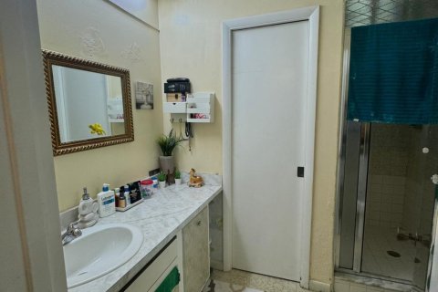 Condo in West Palm Beach, Florida, 2 bedrooms  № 1132682 - photo 1