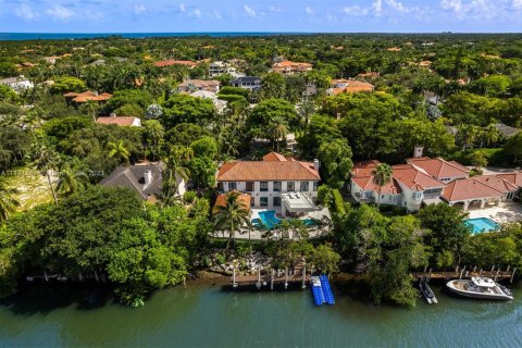Villa ou maison à vendre à Coral Gables, Floride: 5 chambres, 485.97 m2 № 683873 - photo 1