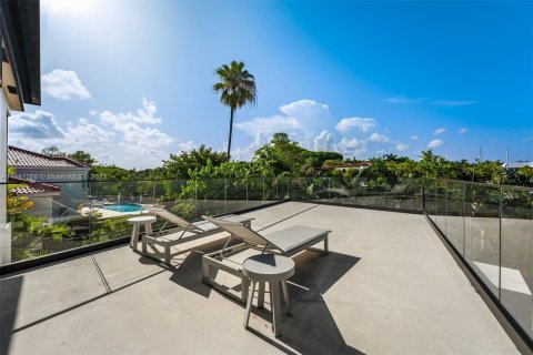 Villa ou maison à vendre à Coral Gables, Floride: 5 chambres, 485.97 m2 № 683873 - photo 24