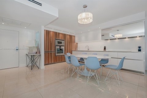 Condo in Miami Beach, Florida, 2 bedrooms  № 1128271 - photo 13