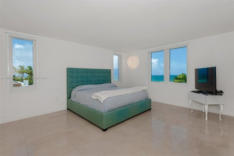 Condo in Miami Beach, Florida, 2 bedrooms  № 1128271 - photo 18