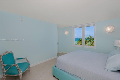 Condo in Miami Beach, Florida, 2 bedrooms  № 1128271 - photo 25